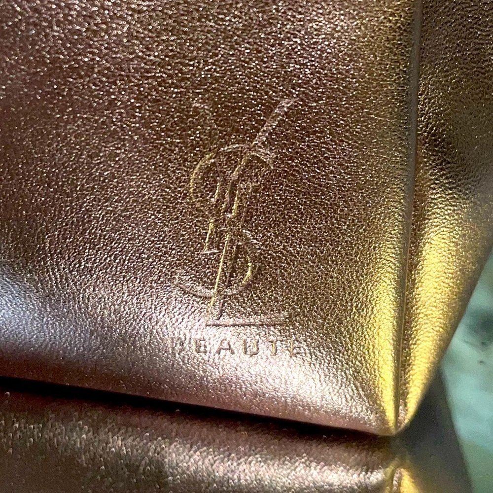 Yves Saint Laurent Beauté Pouch Rose Gold - Picture 3 of 10